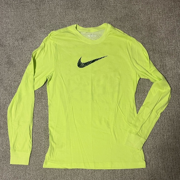 Mens NIKE size M long sleeved tee - Picture 2 of 4